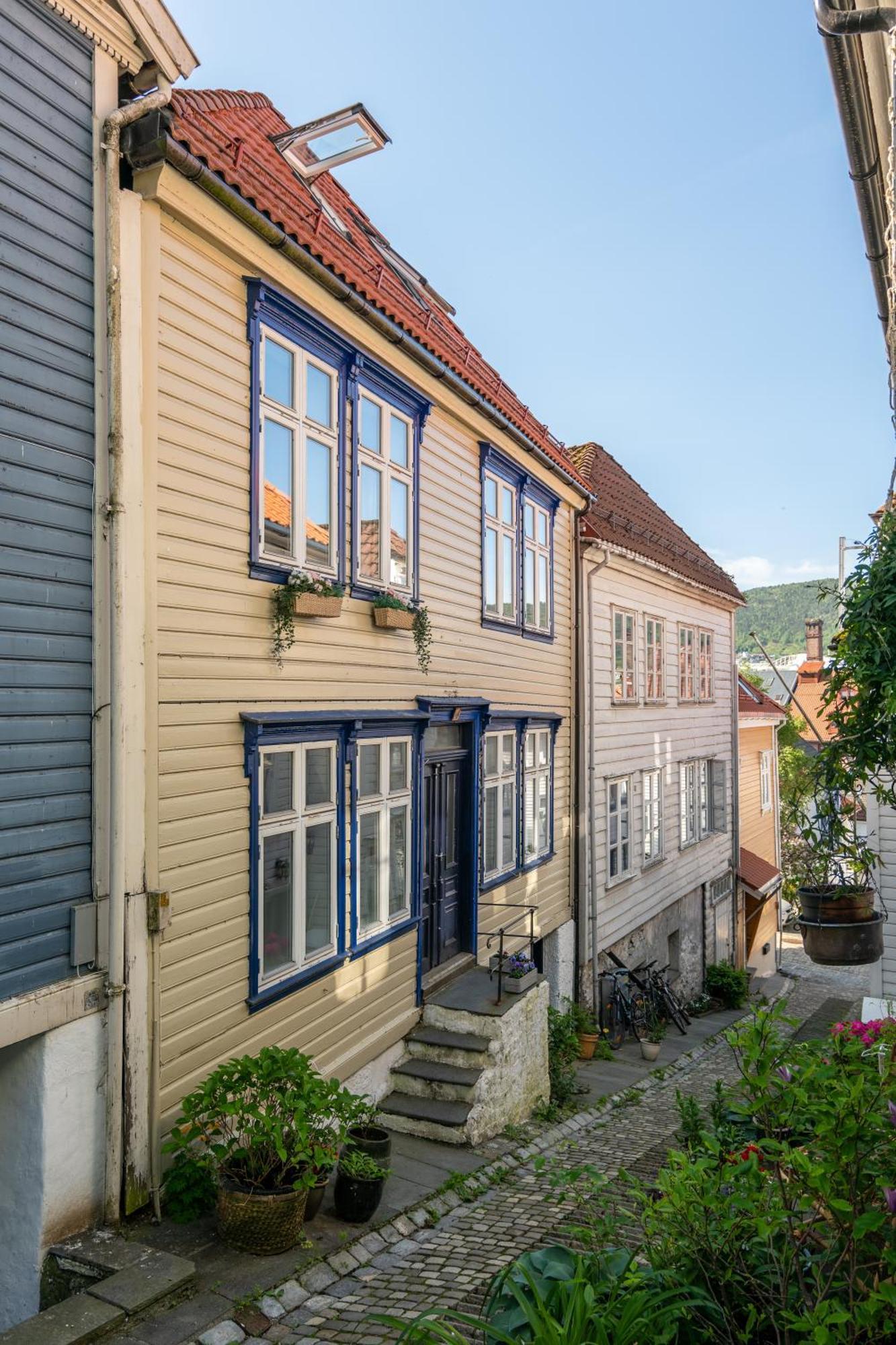 Dinbnb I Live In A Postcard From 1899 I 500m To Fish Market Bergen